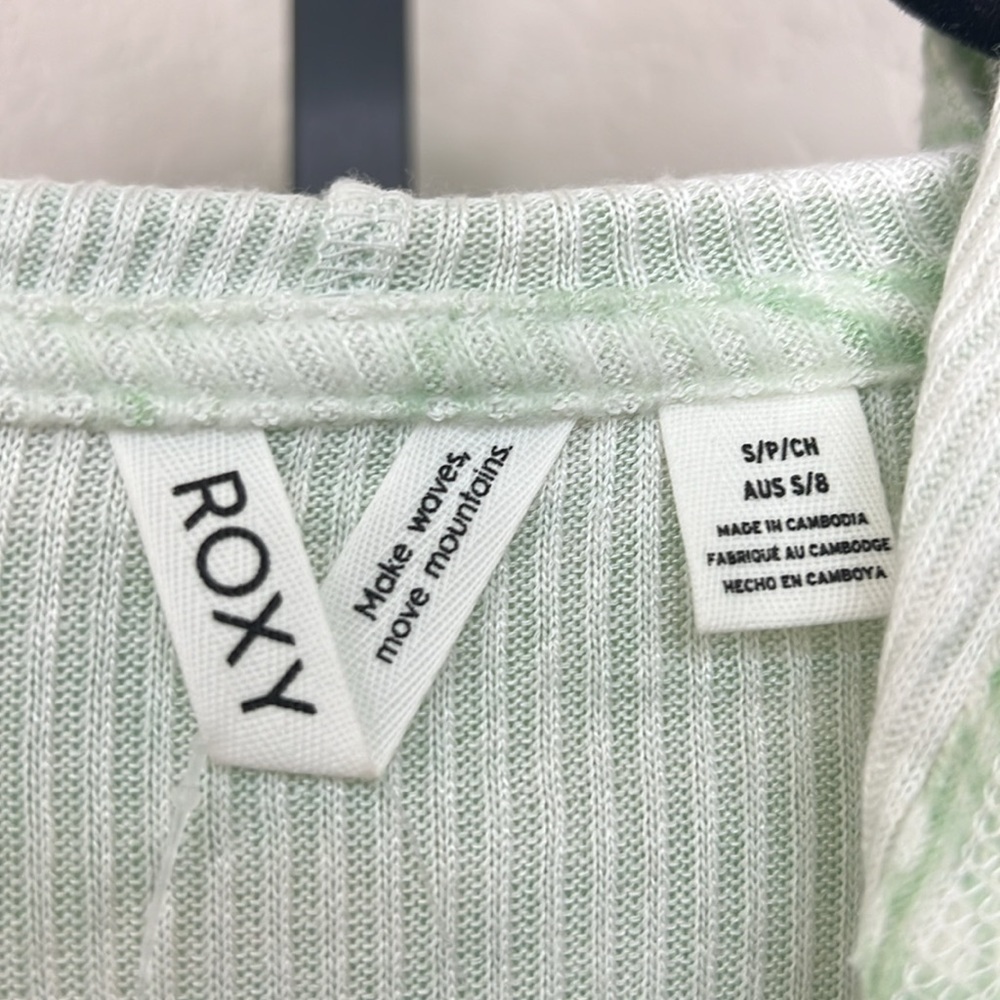 233 - Roxy NWT Green/White Hoodie Oversized Cropped Top, Size Small - Picture 2 of 7